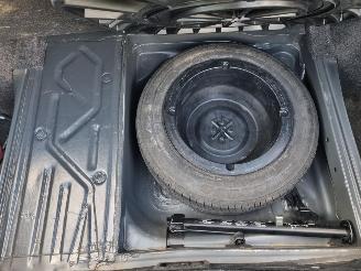 Mercedes E-klasse 250d Aut. W124 Schuifdak picture 10