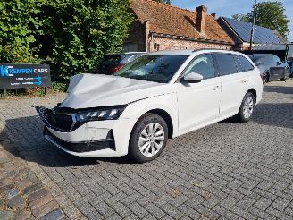damaged passenger cars Skoda Octavia 1.5 TSI Aut. Bussines Ed. 2025/12