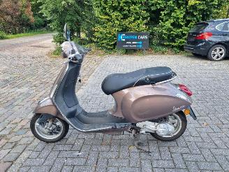Vespa  Primavera 50 picture 2
