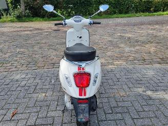 Vespa  Sprint 50 picture 4
