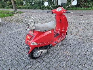 Vespa  LX50 picture 5