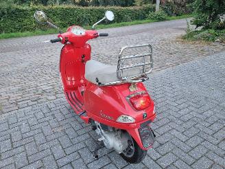 Vespa  LX50 picture 3