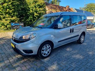 Vaurioauto  passenger cars Fiat Doblo 1.4 Rolstoelauto Airco 2015/6