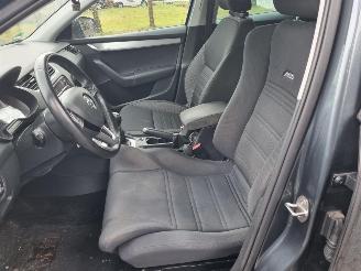 Skoda Octavia 1.6 TDI Navi Stoelverw. picture 15