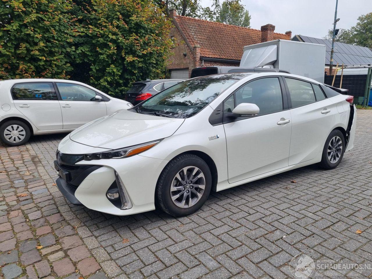 Toyota Prius 1.8 Plugin Hybrid Clima Stoelverw Navi