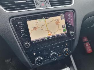Skoda Octavia 1.6 TDI Navi Stoelverw. picture 17