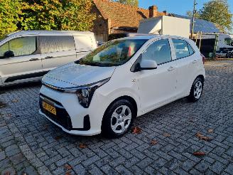 Vaurioauto  passenger cars Kia Picanto 1.0 GDi DynamicLine Airco Navi Camera 2026/2