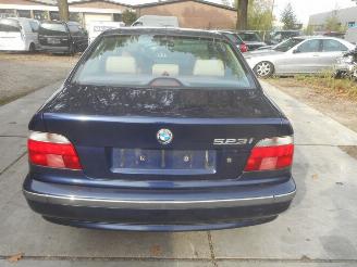 BMW 5-serie e39  523i picture 7