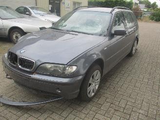 Salvage car BMW 3-serie 325xi 2002/9