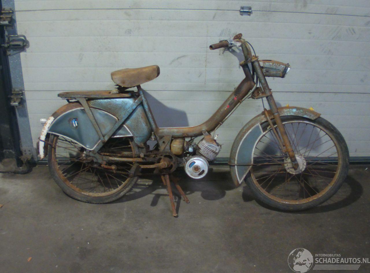 Overige  peugeot bb klassieke bromfiets.