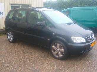 Auto incidentate Opel Zafira  2004/1