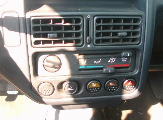 Peugeot 106  picture 9