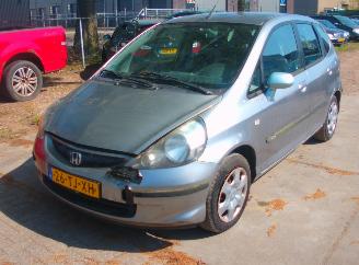 krockskadad bil auto Honda Jazz  2006/9