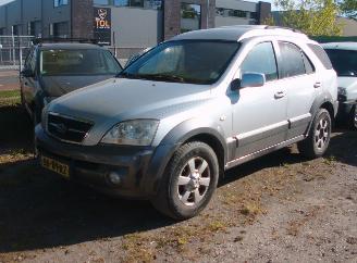 Vaurioauto  passenger cars Kia Sorento  2006/1