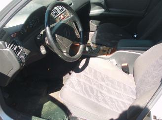 Mercedes E-klasse 240 classic picture 6