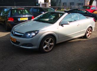 Unfallwagen Opel Astra 1.8 cosmo 2006/7