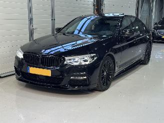 skadebil auto BMW 5-serie 540i M-PAKKET DAK|MASSAGE|VENTILATIE|VIRTUAL|HU|360CAM|H&K FULL OPTIONS 2018/12