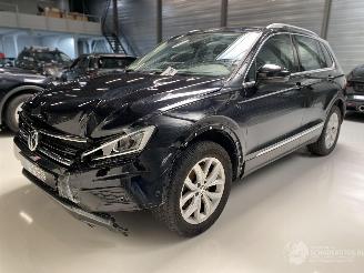uszkodzony samochody osobowe Volkswagen Tiguan 2.0 TSI DSG 4-MOTION/NAVI/LED/CAMERA/PARKASS/ALCANTARA/VOL! 2017/8