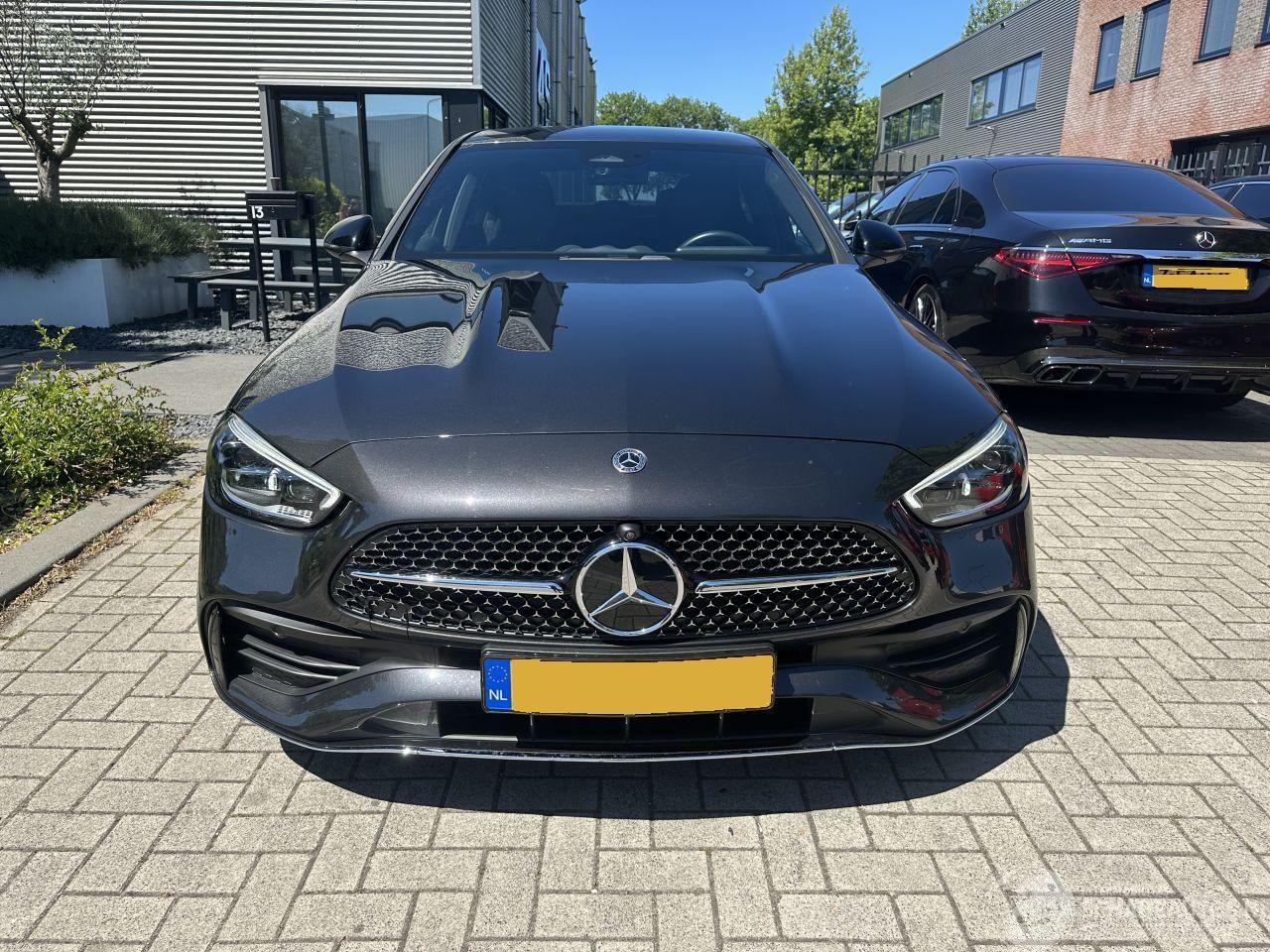 Mercedes C-klasse C220d AMG/RADAR/LEDER/360CAM/BOMVOL SCHADEVRIJ! DAMAGED FREE!