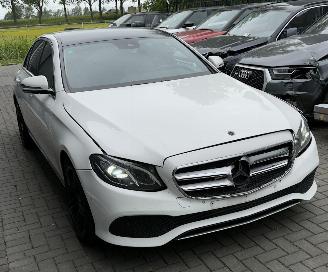 Mercedes E-klasse LED / CAMERA / NAVIGATIE / AMG VELGEN VOLLEDIG RIJDBAAR picture 3