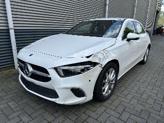 Coche accidentado Mercedes A-klasse A180d GROOT SCHERM/LED/CAMERA 2019/7