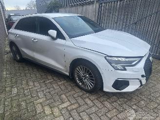 Voiture accidenté Audi A3 1.5 TFSI S -Tronic/MATRIX LED/NAVI/CLIMA/PDC/ 2020/12