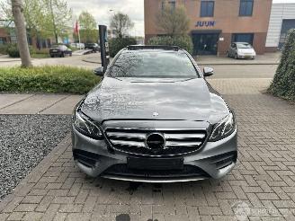 uszkodzony samochody osobowe Mercedes E-klasse 200 AMG PANO/LED/19INCH 2016/11