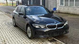 Vaurioauto  passenger cars BMW 3-serie automaat panorama trekhaak business package 2020/7