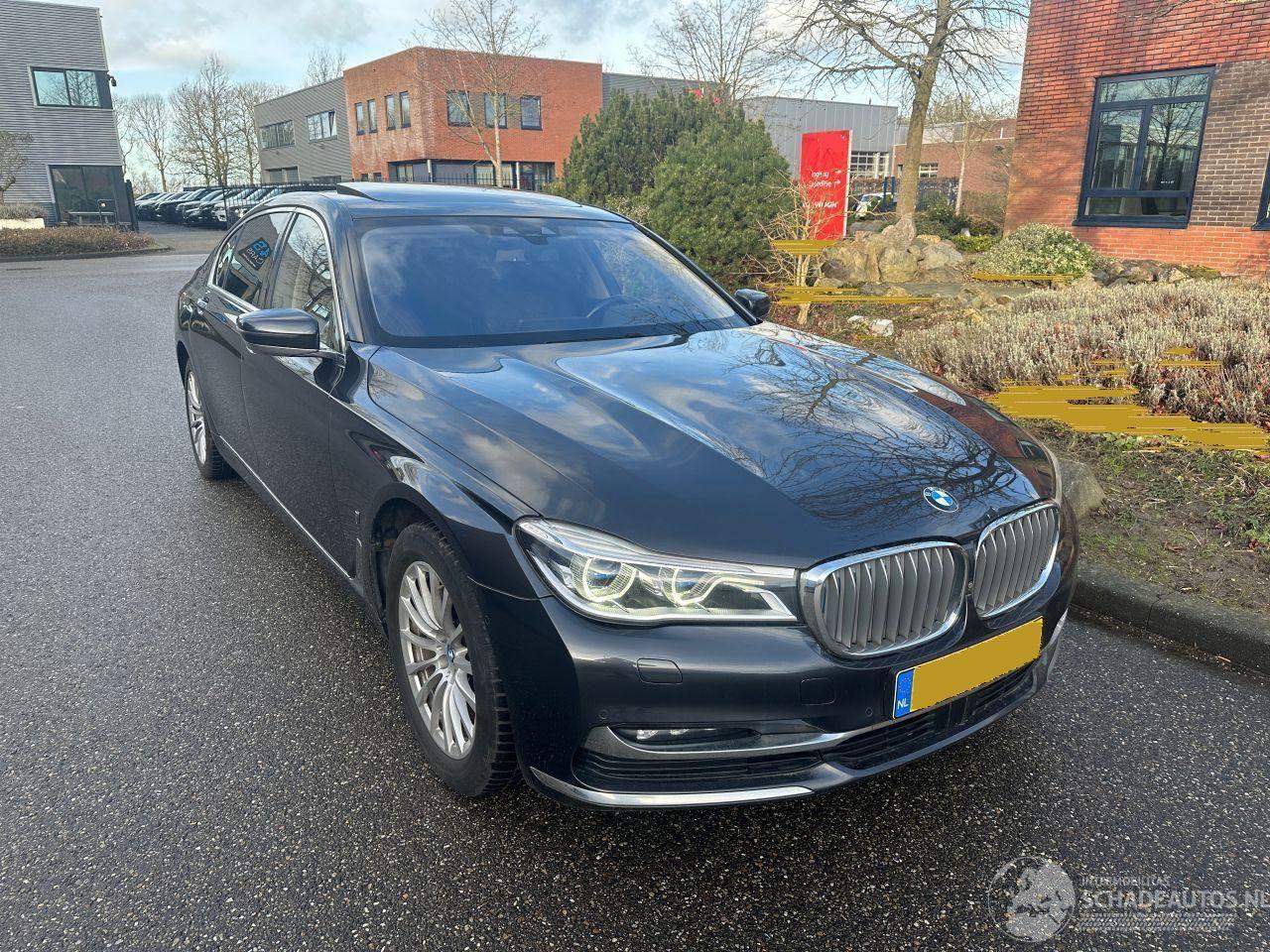 BMW 7-serie 740e LWB i-Performance / Full Options SCHADEVRIJ/ DAMAGED FREE/UNFALL FREI !