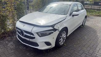 Mercedes A-klasse A180d GROOT SCHERM/LED/CAMERA picture 2