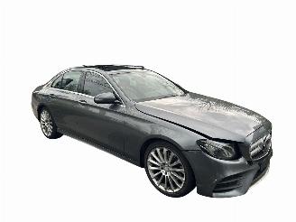 Mercedes E-klasse 200 AMG PANO/LED/19INCH picture 2
