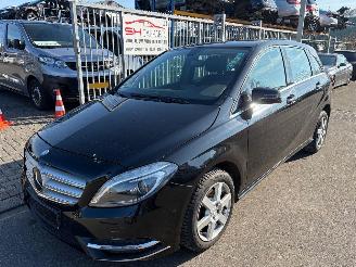 Vrakbiler auto Mercedes B-klasse  2012/1