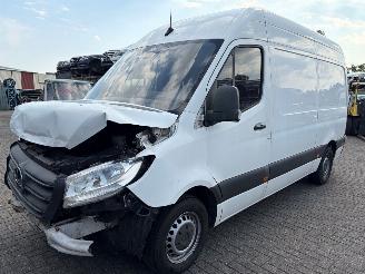 skadebil auto Mercedes Sprinter W907 2020/3