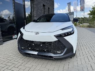 Toyota C-HR NEW! 1.8 Hybrid 140PK Aut. Dynamic picture 4
