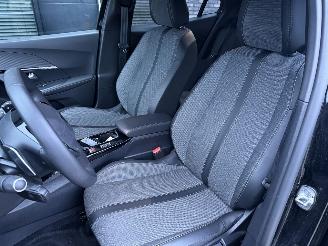 Peugeot 2008 NEW MOD. 1.2 PureTech 130 EAT8 Aut. Allure picture 18