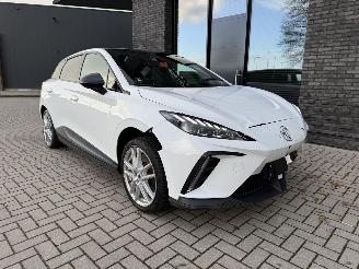 MG MG4 Electric Trophy Extended Range 77kWh 245PK Aut. Luxury picture 3