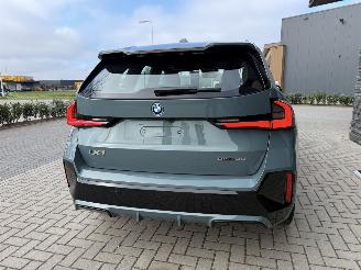 BMW iX1 eDrive20 67kWh 204PK M-Sport picture 12