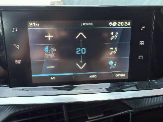 Peugeot 208 1.2 PureTech 101PK Allure picture 25
