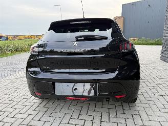 Peugeot 208 1.2 PureTech 101PK Allure picture 12