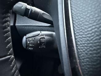 Peugeot 208 1.2 PureTech 101PK Allure picture 28