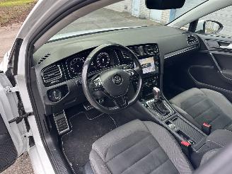 Volkswagen Golf 1.5 TSI DSG R-Line picture 14