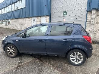 Opel Corsa 5 deurs Airco! NAP! Minimale schade picture 4