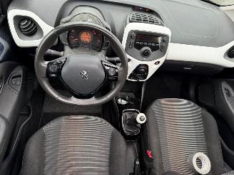 Peugeot 108 Cabrio top picture 13