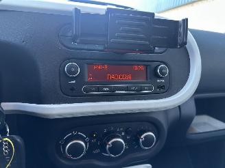 Renault Twingo 2016 Airco! NAP! picture 8