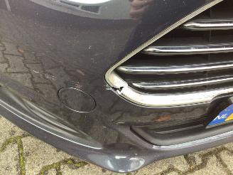 Ford Fiesta 1.6 tdci lease titanium volle auto met lichte zeer schade picture 14