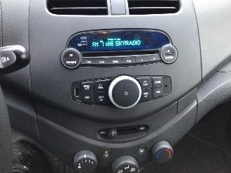 Chevrolet Spark Sprak 1.0 16v ls zeer lichte schade met Nw apk picture 11