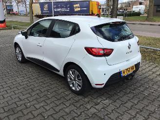 Renault Clio 1.5 DCI ecoleader life met zeer lichte schade picture 3