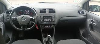 Volkswagen Polo Bj:03-2016 Facelift 1.4-TDI Climatecontrol Stoelverwarming Leren stuurwiel Elektrische ramen Elektrische-spiegels met verwarming Centrale vergrendeling met afstandsbediening Start-Stop systeem Dagrijverlichting picture 20