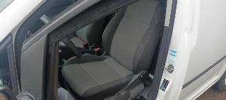 Volkswagen Caddy 2.0-TDI Airconditioning Elektrische ramen Elektrische-spiegels centrale vergrendeling met afstandsbediening Start-Stop systeem Tussenwand met glas Radio-Usb sportvelgen picture 10