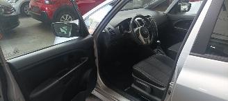 damaged passenger cars Kia   2019/1